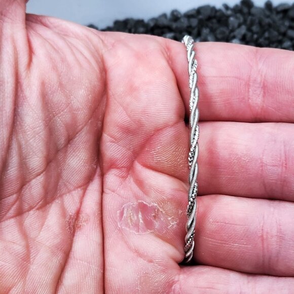 Judith Ripka Classic Twisted, Thin Bangle .925 - Picture 5 of 5